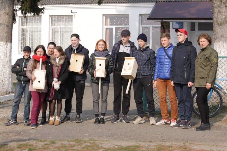 В урочищах «Панський ліс» та «Божетарня» ввели в експлуатацію апартаменти для синичок, повзиків, шпаків та мухоловок (фото)