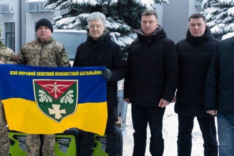 Стоять на шляху «шахедів»: Порошенко передав допомогу військовим, які захищають небо Сумщини