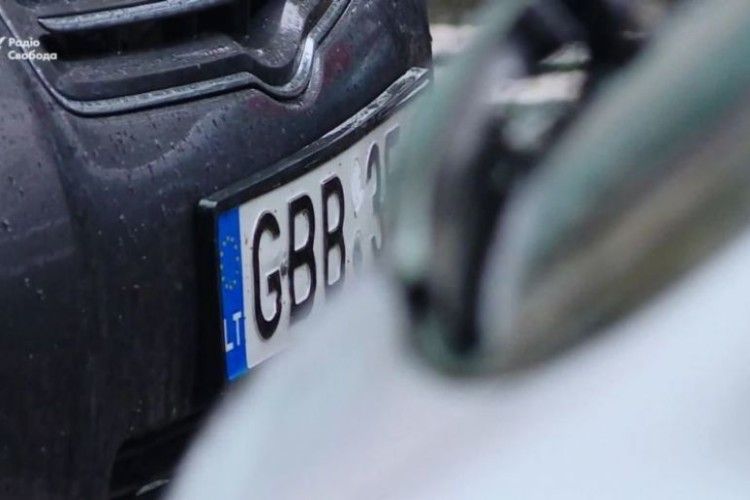 Волинські «євробляхарі» вже розмитнили 2642 автівки