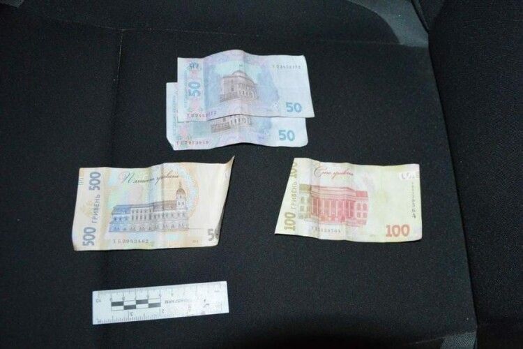 П’яний волинянин тицяв патрульним 700 гривень