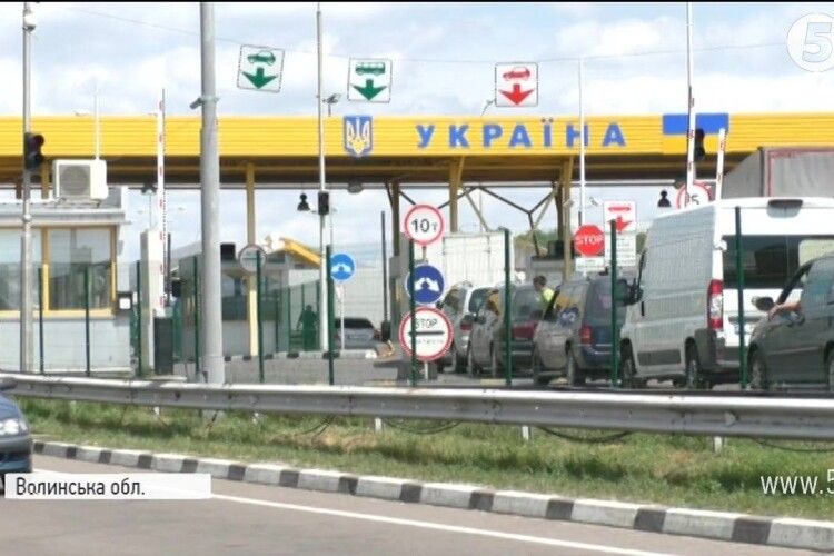 На митному посту Ягодин у волинянина вилучили товару на понад 100 тис грн 
