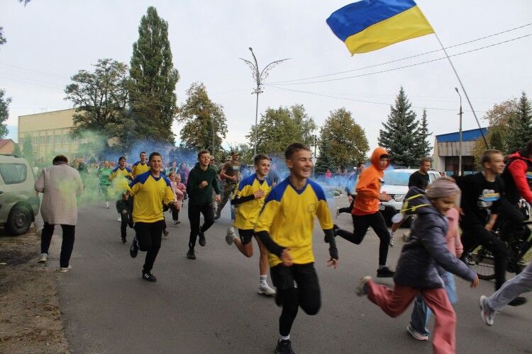 У селищі на Волині організували благодійний забіг для збору коштів пораненому воїну 