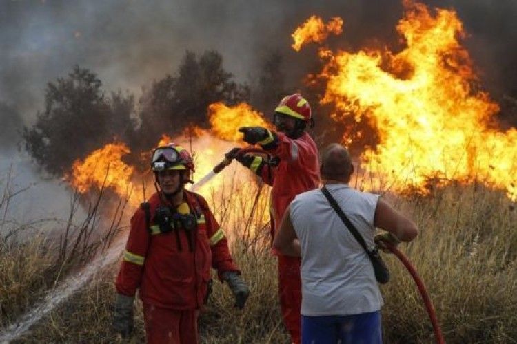 Від пожеж у Греції загинуло 20 людей та зникли туристи