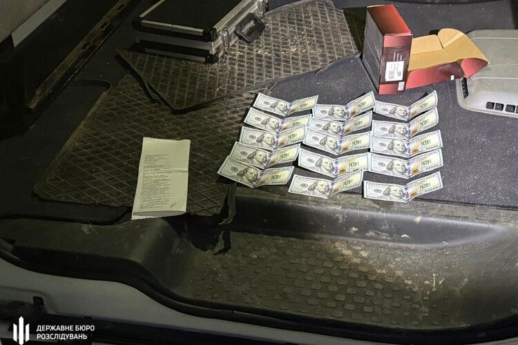 На Волині викрили посадовця, який «підчищав» реєстри ТЦК