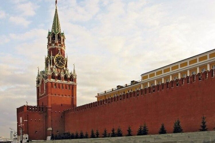 У Кремлі відповіли погрозами на затримання кума путіна медведчука (Фото)