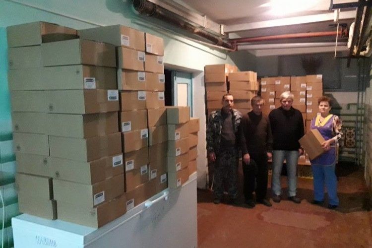 Медичним закладам Волині німецькі благодійники передали 2,5 тонни чаю