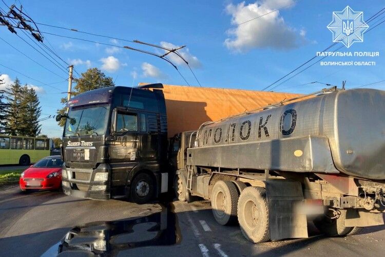 У Луцьку трапилася ДТП за участі двох вантажівок