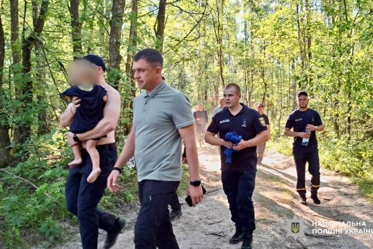 2-річного хлопчика, який зник біля річки, знайшли живим
