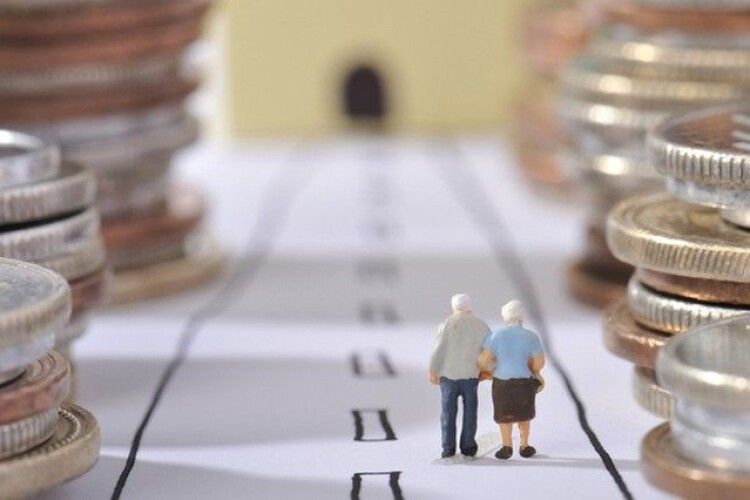 Українцям додатково перерахують пенсії: хто отримає на 400 гривень більше