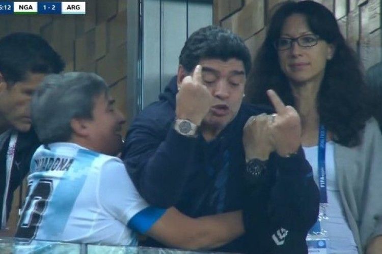 ФІФА позбавила Марадону гонорарів за образливі жести на ЧС-2018