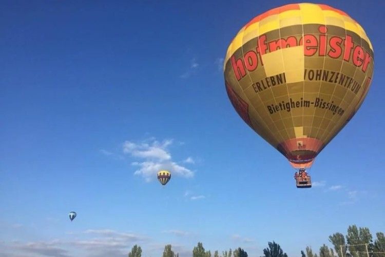 В Умані двоє людей вистрибнули з повітряної кулі на висоті чотири кілометри
