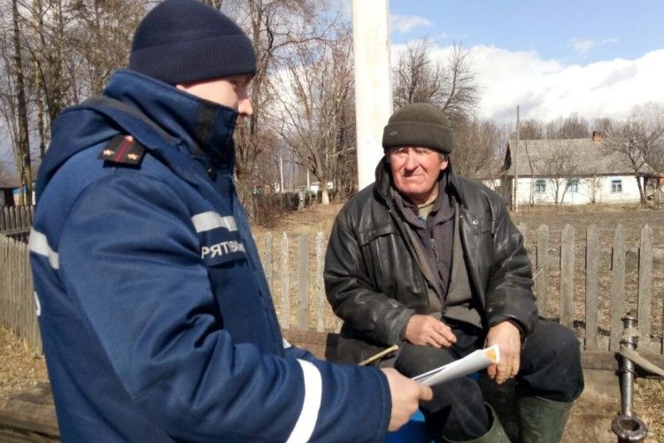 Бійці ДСНС провели у Куликовичах інструктажі з убезпеченння від нападів червоного півня (фото)