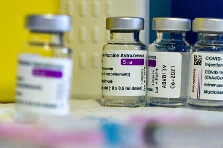 В Україні утилізують понад півмільйона доз вакцини від коронавірусу