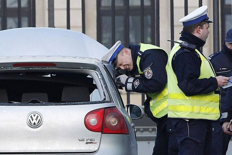 У Польщі у ДТП розбилась родина з України: молода жінка померла, її дитина у лікарні 