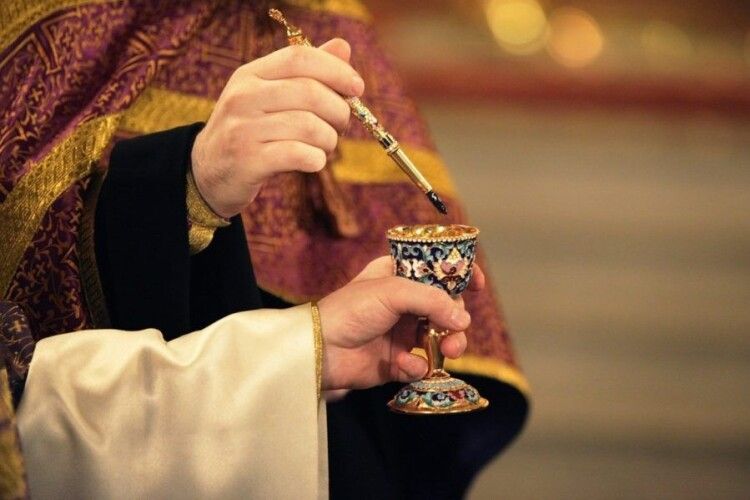 Лучан запрошують на Таїнство соборування 