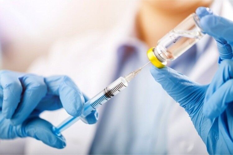 Лише 20% населення Волині отримали дві дози вакцини