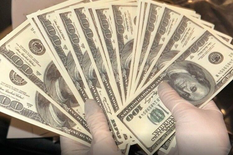 Погрожував «проблемами», якщо не заплатять: на Львівщині лікар наживався на захисниках