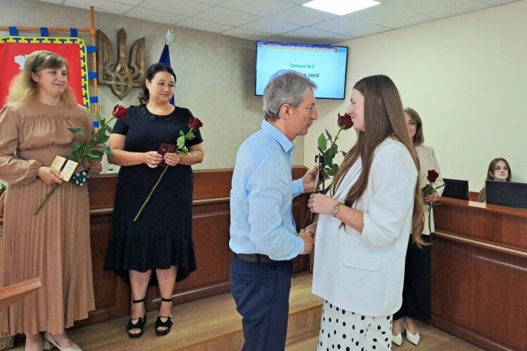Багатодітним матерям з Волині вручили почесні відзнаки «Мати-героїня»