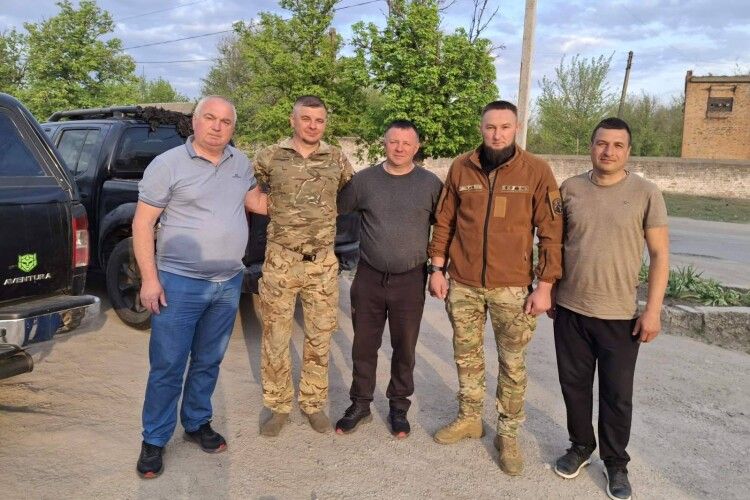 Що привіз із прифронтової зони голова великої громади на Волині
