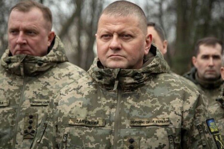 «Це ж не ви зараз на першій лінії оборони. І не ваші діти»:  Головнокомандувач звернувся до політиків