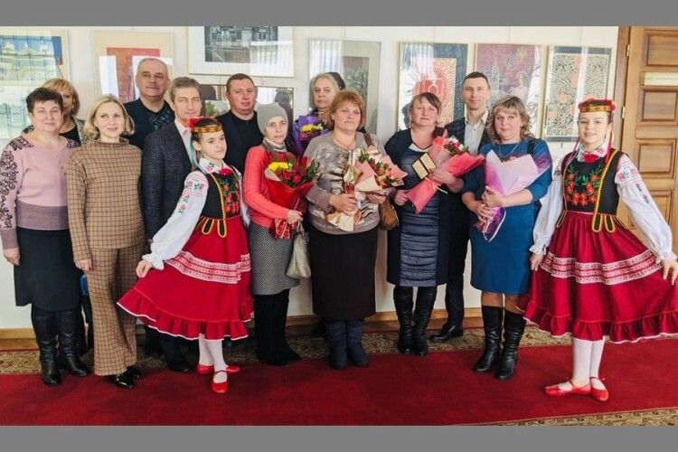 П’ятьох ковельчанок привітали з присвоєнням почесного звання «Мати-героїня»