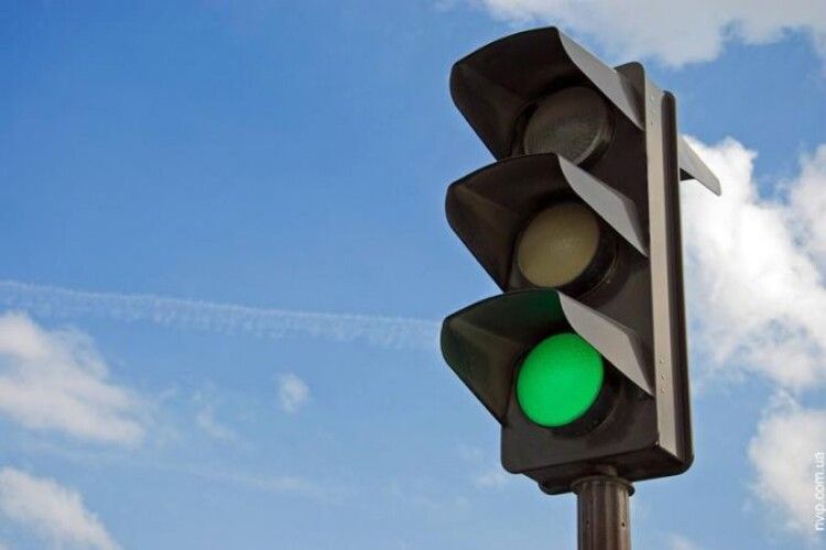 Лучани просять міськраду підморгнути зеленим на перехресті Конякіна і Федорова