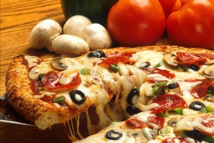 Чому кияни частіше обирають замовлення піци онлайн у Києві