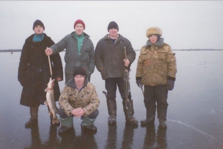 Ловись, рибко, велика і маленька: голова РДА хизується уловом