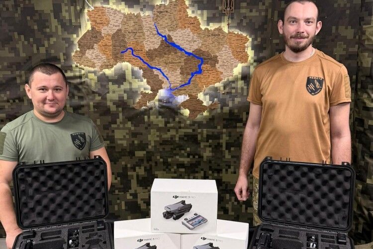 Громада з Волині передала на фронт квадрокоптери
