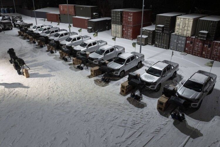 На війні вихідних немає: Порошенко передав захисникам ще 12 комплексів «Ай-Петрі»