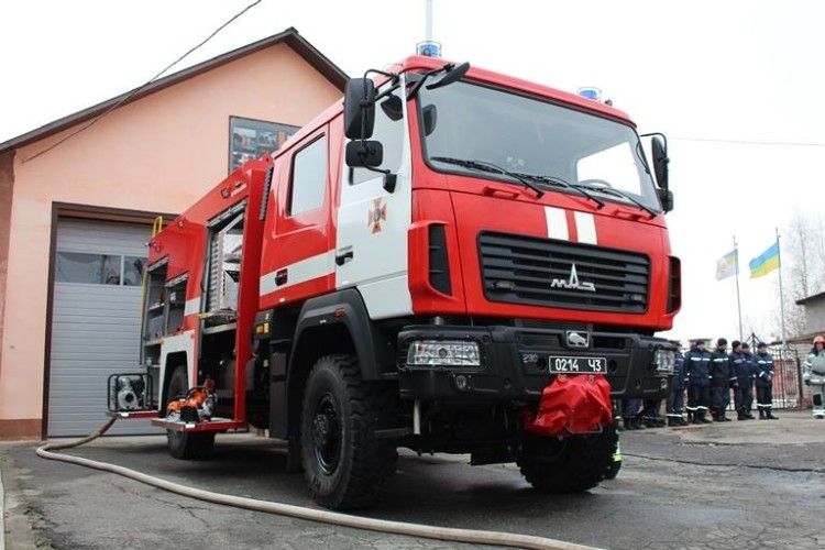 Подарований Порошенком пожежно-рятувальний «МАЗ» передали у Здолбунів