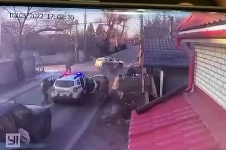 У Києві на блокпосту застрелили колишнього посадовця СБУ