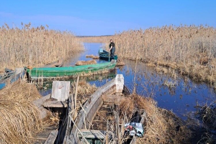 У нацпарку на Волині виявили заборонені ятері та сітки 