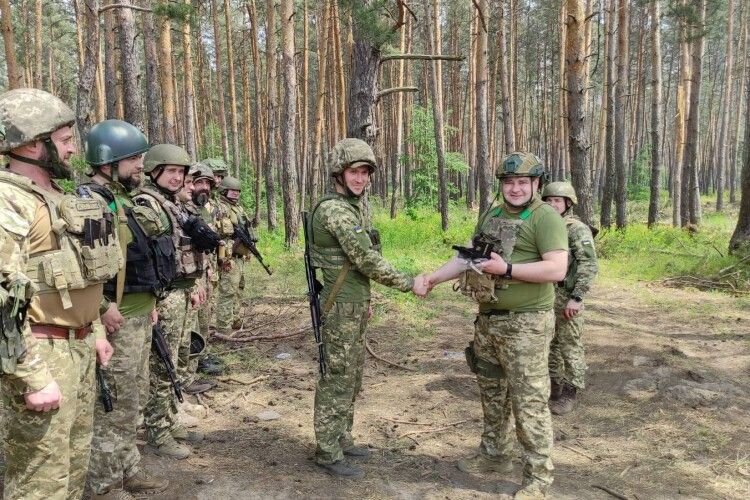 Бійці Камінь-Каширського батальйону отримали нагороди на передовій (Фото)