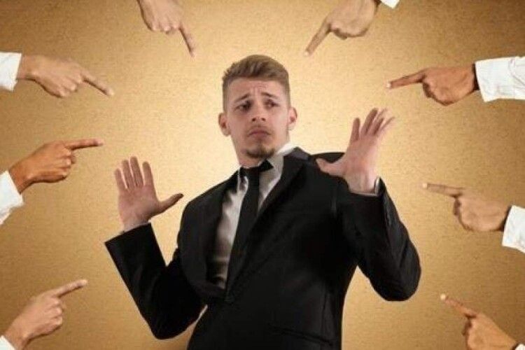 Українці все більше погоджуються, що владу треба критикувати навіть під час війни − КМІС