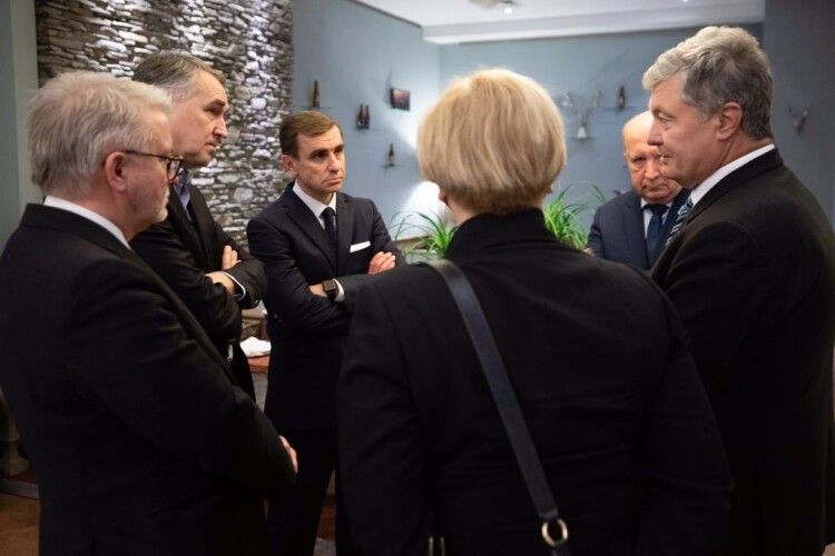Порошенко у Брюсселі зустрівся з «Друзями України»