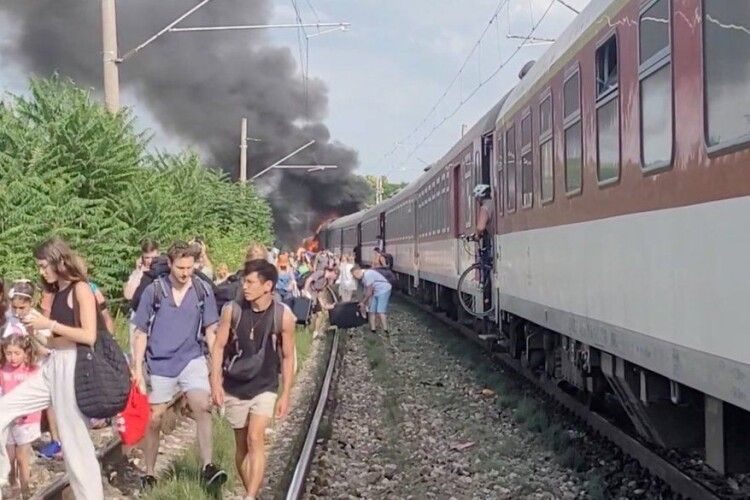 У Словаччині потяг зіштовхнувся з автобусом: є загиблі