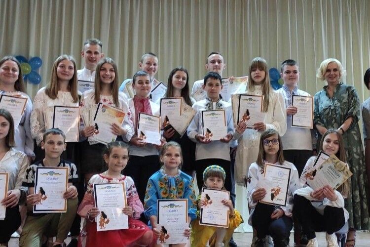 У Мар'янівці на Волині відзначили юні обдарування і наставників-освітян (Фото)