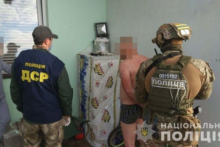 Виходець із РФ: знайшли вбивцю, який вистрелив з автомата у голову рівнянину (Фото 18+)