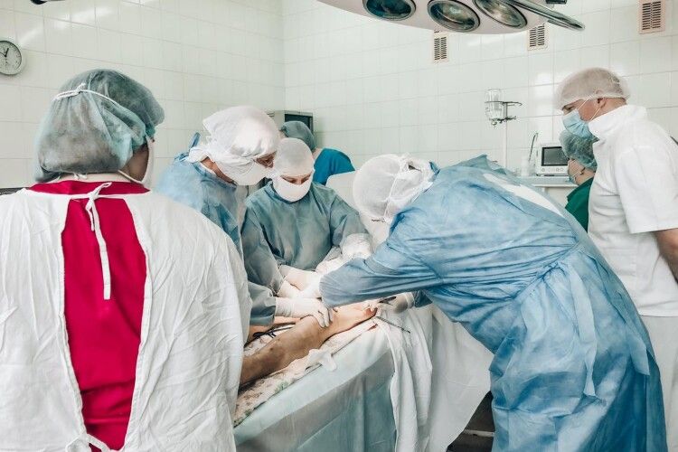 На Рівненщині чоловік позбувся ніг через COVID-19