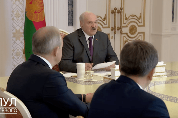 Лукашенко натякнув, що росія могла б напасти на білорусь (Відео) 