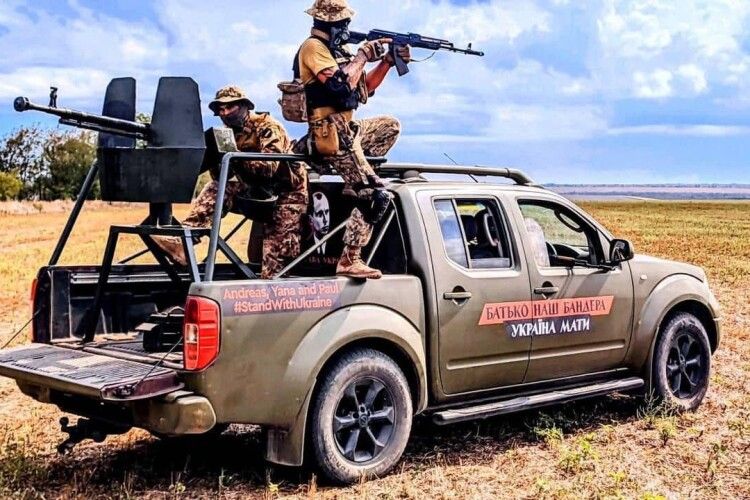 Важливо для наступу! Майстри з Рівненщини розробили обертальні станки для зброї на «бандеромобілі» (Фото)