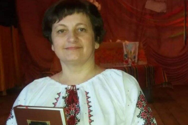 Бібліотекарка з Рівненщини витратила «ковідну» тисячу на книги для дітей зі свого села 