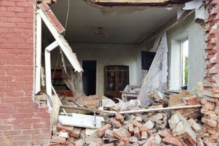 Окупанти з артилерії обстріляли Золочів на Харківщині: загинув чоловік