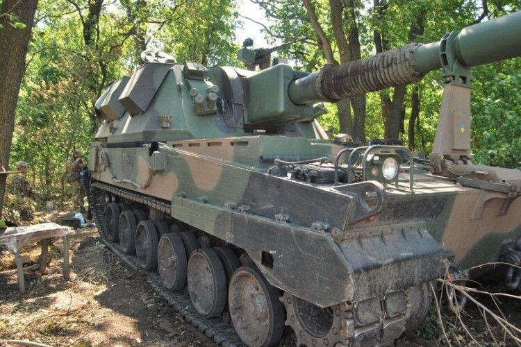 Польську гармату «Краб», яка поставила рекорд на українському фронті, поляки забрали в музей (Відео)