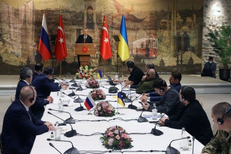 росія хоче сісти за стіл переговорів з Україною та Заходом, щоб укласти нову велику угоду