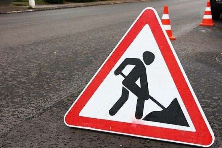 Луцьких водіїв попередили про ускладнення руху в центрі і можливі затори