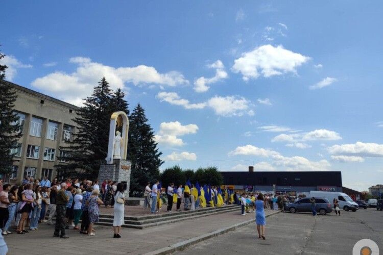 На Волині зворушливо зустріли звільненого з полону захисника