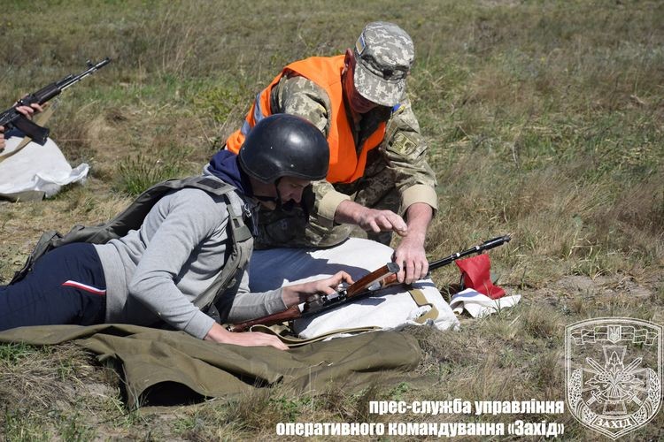 На Рівненському полігоні... учні