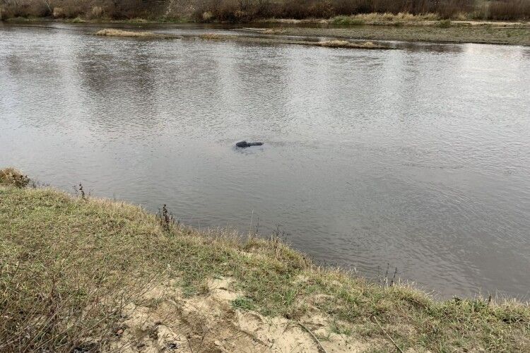 У річці на Рівненщині виявили мертвого чоловіка 